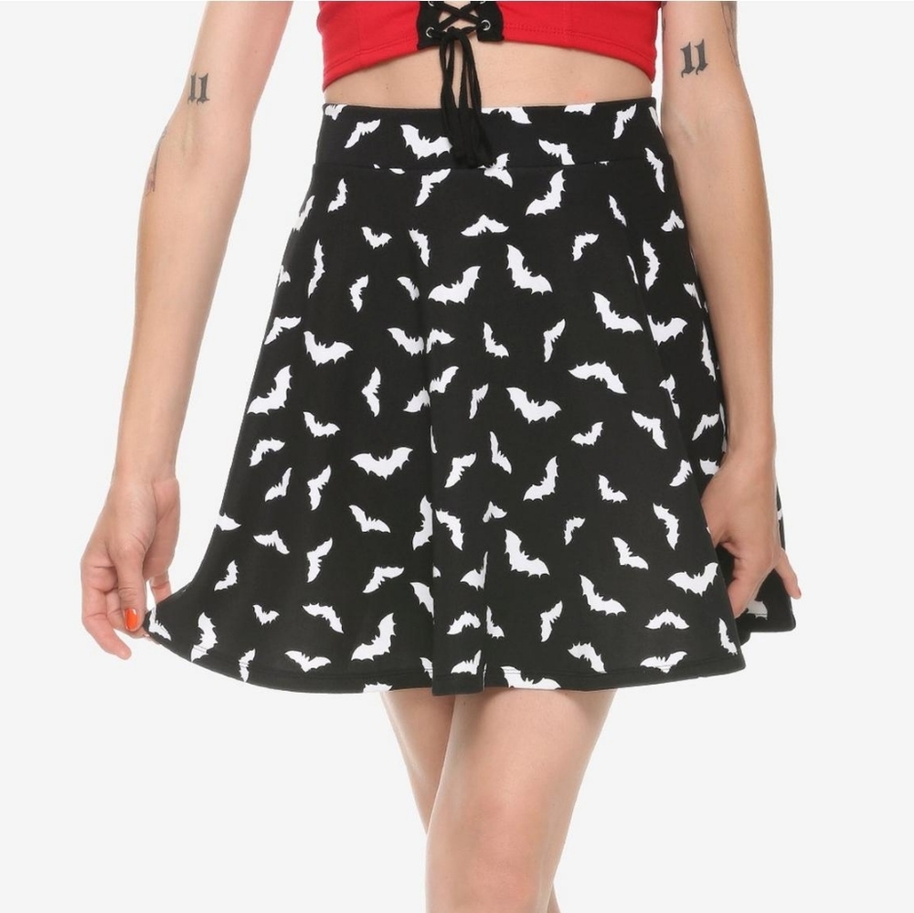 HOT TOPIC Bat Skater Skirt Size L